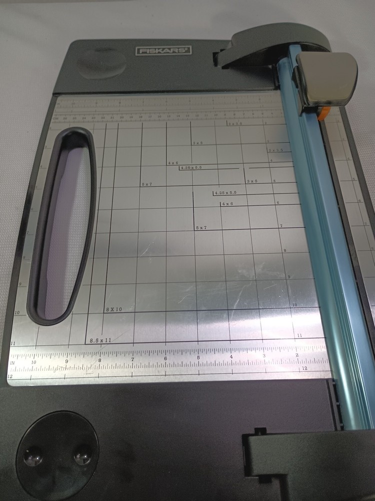FISKARS Cutting Board Paper Rotary Cutter 12" TableTop