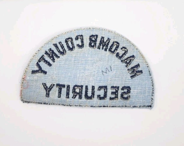 OBSOLETE MACOMB COUNTY SECURITY CHEESECLOTH SHOULDER PATCH MICHIGAN