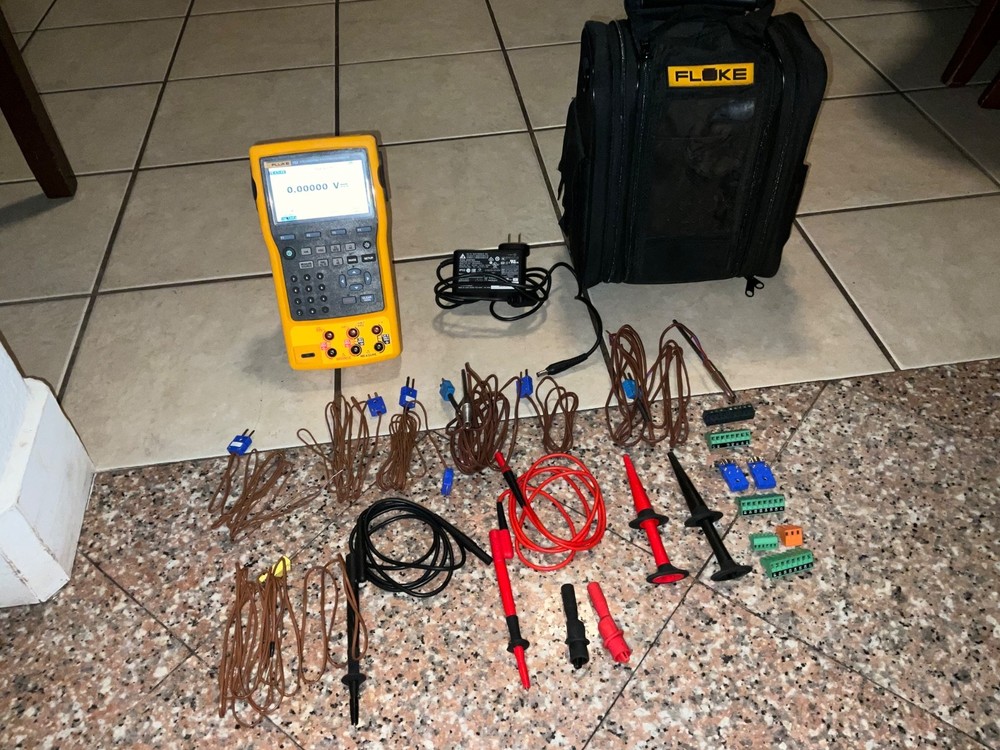 Fluke 753 Multifunction Documenting Process Calibrator