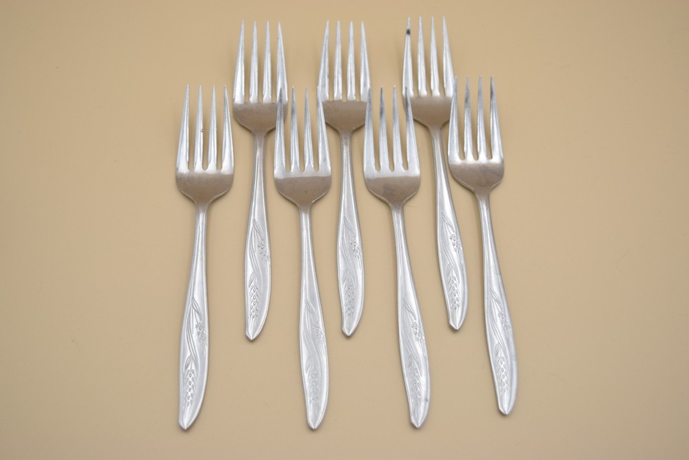 14pc Present Gracious Wheat Flatware Set 7 Salad Forks 7 Tablespoons