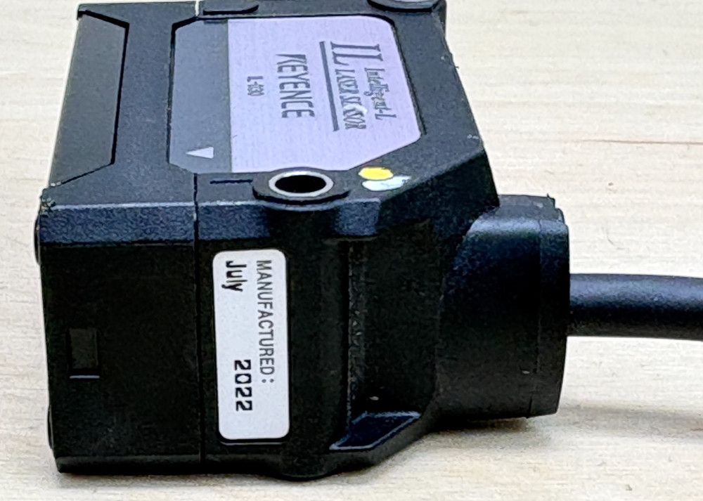 Keyence IL-030 CMOS Multi-Function Analog Laser Sensor Head