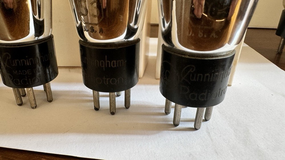 NOS MATCHED QUAD 56 ST GLOBES Engraved Bases Windmill Micas