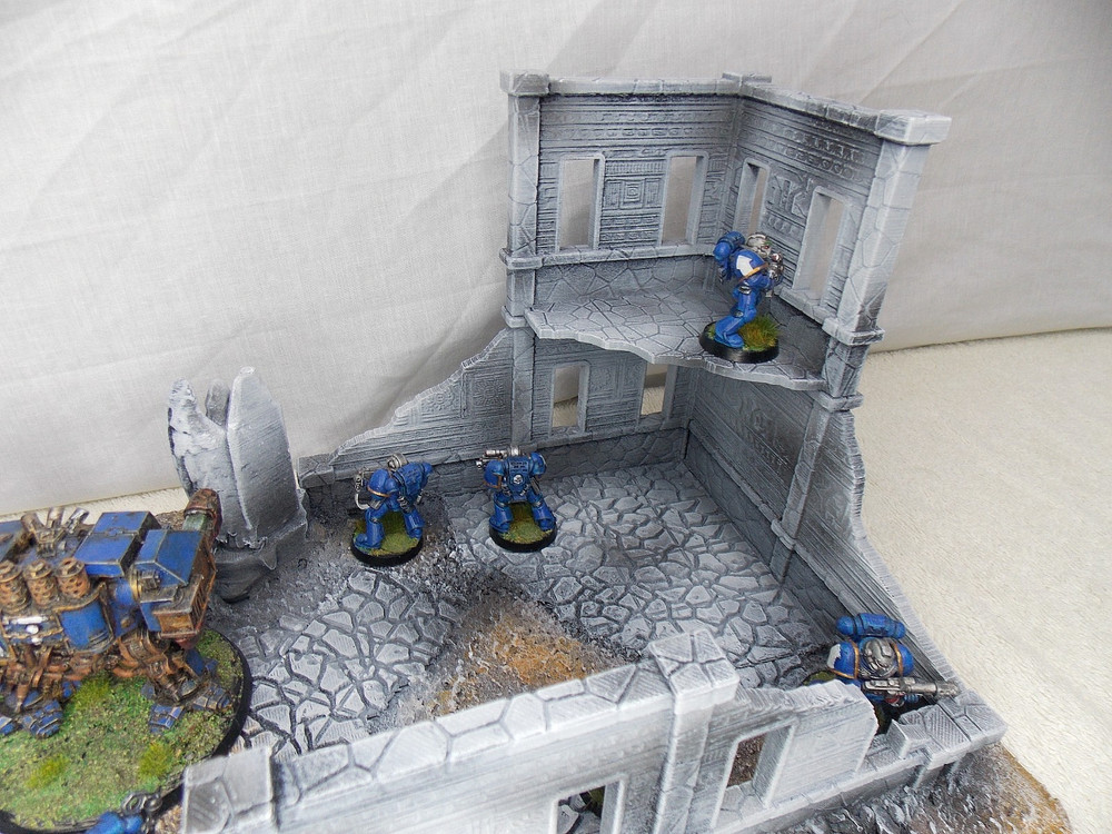 WARGAMING TERRAIN PAINTED BUILDING
