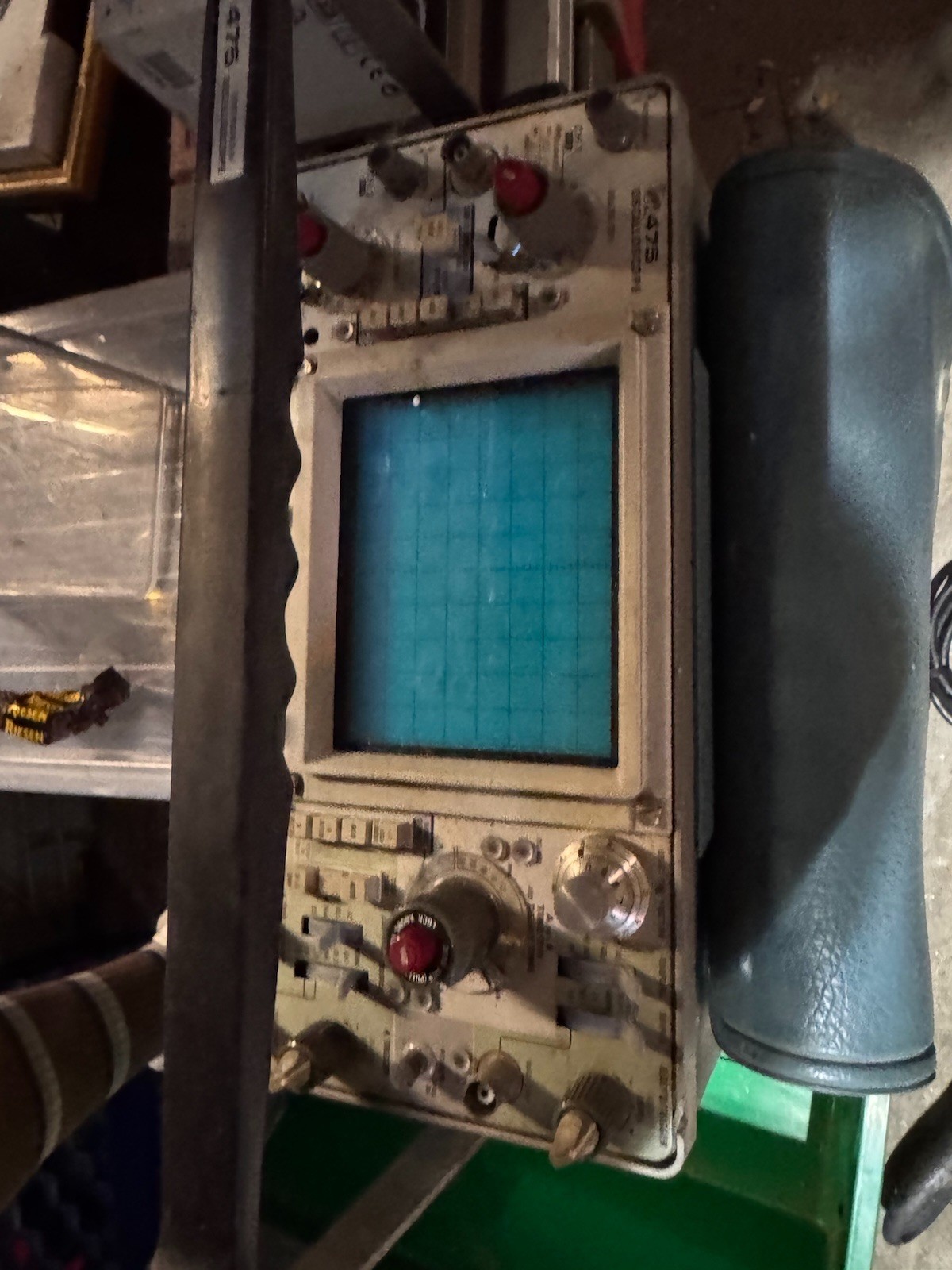 Tektronix 475 Analog Oscilloscope 250 MHz 2 Channels MPN 475