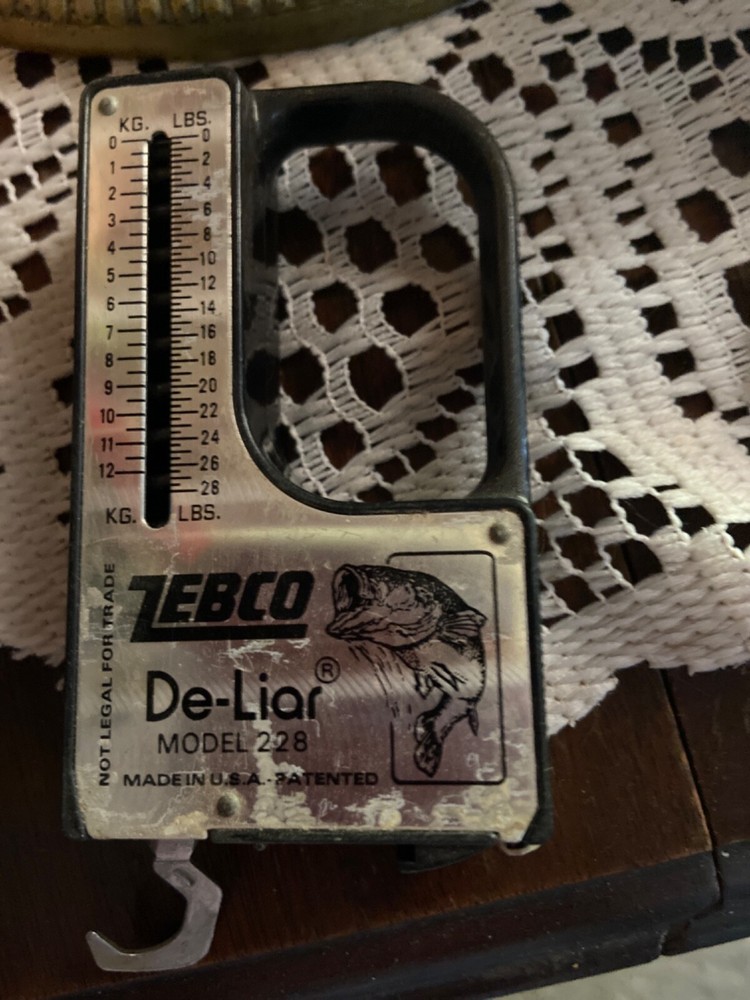 Zebco De-Liar Fish Scale & Measuring Tape. #228