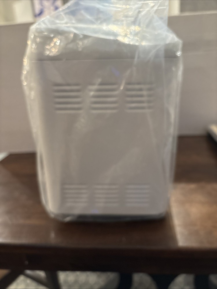 Breadman Ultimate Bread Machine Maker NEW TR2200C Open Box Never Used.