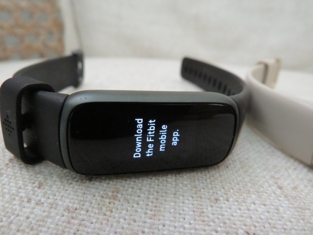 Fit Bit Luxe Smart Tracker