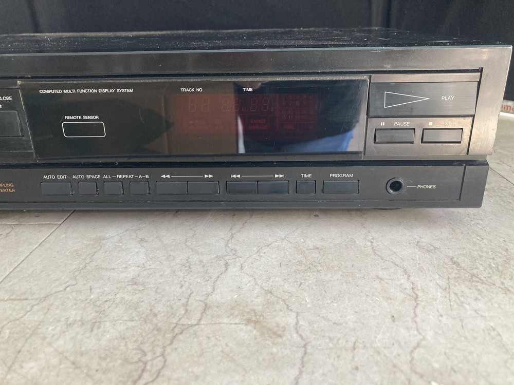 Denon DCD-610 PCM Audio Super Linear CD Player .*AUDIOPHILE!*