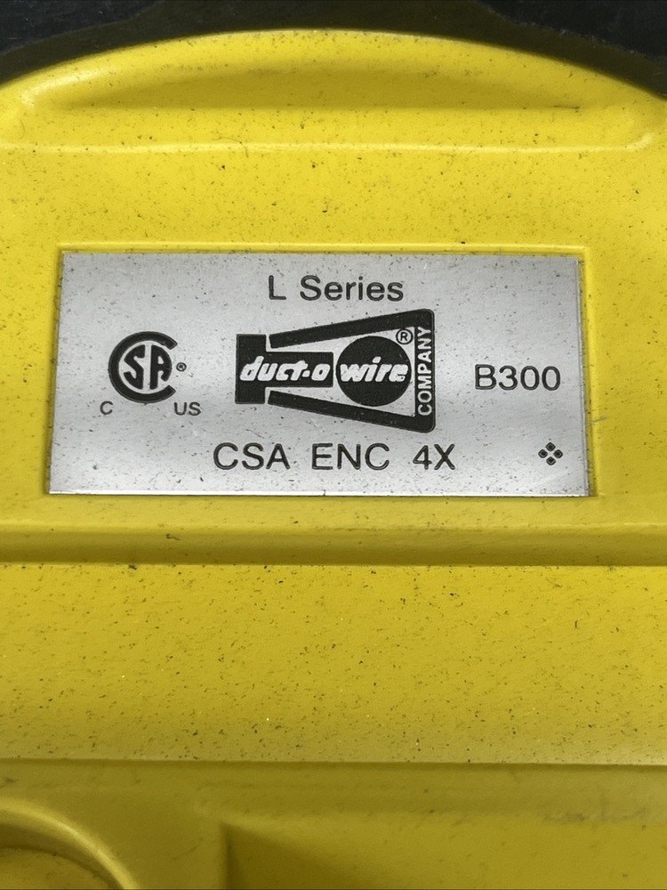 DUCT-O-WIRE L SERIES B300 Eight Button Hoist Controller