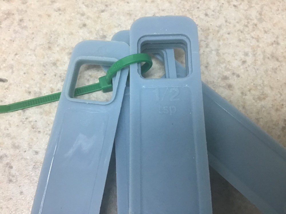 Vintage Unbranded 5 Pc Set Light blue measuring spoons stacking nesting plastic