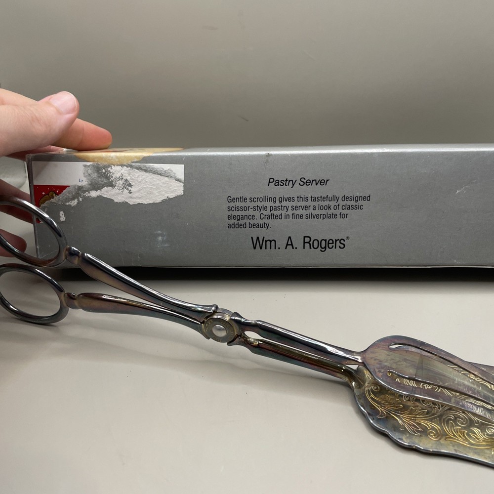1988 Wm. A Rogers Oneida Silverplated Pastry Server 10" Italy