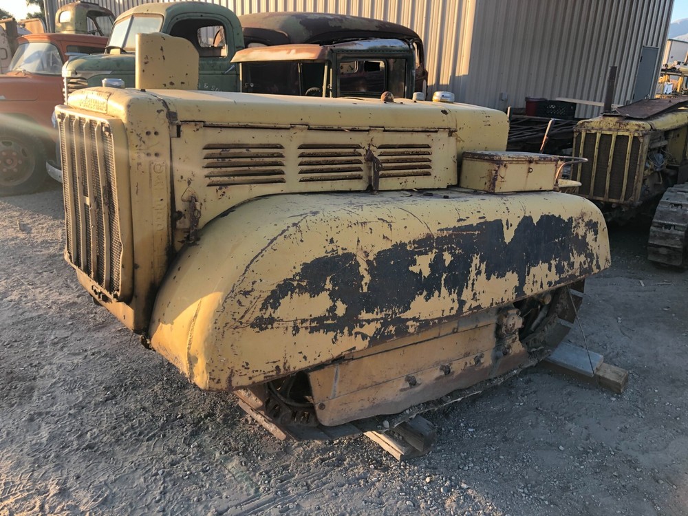 CAT D2 ORCHARD TRACTOR