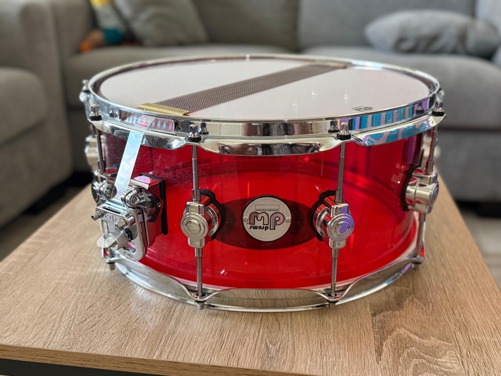 DW Design Series Acrylic Ruby Snare Drum 14 x 6.5 in. Ruby Glass