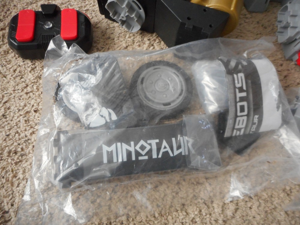 Battlebots R/C Construct & Combat RARE Minotaur and Blacksmith Complete UNUSED