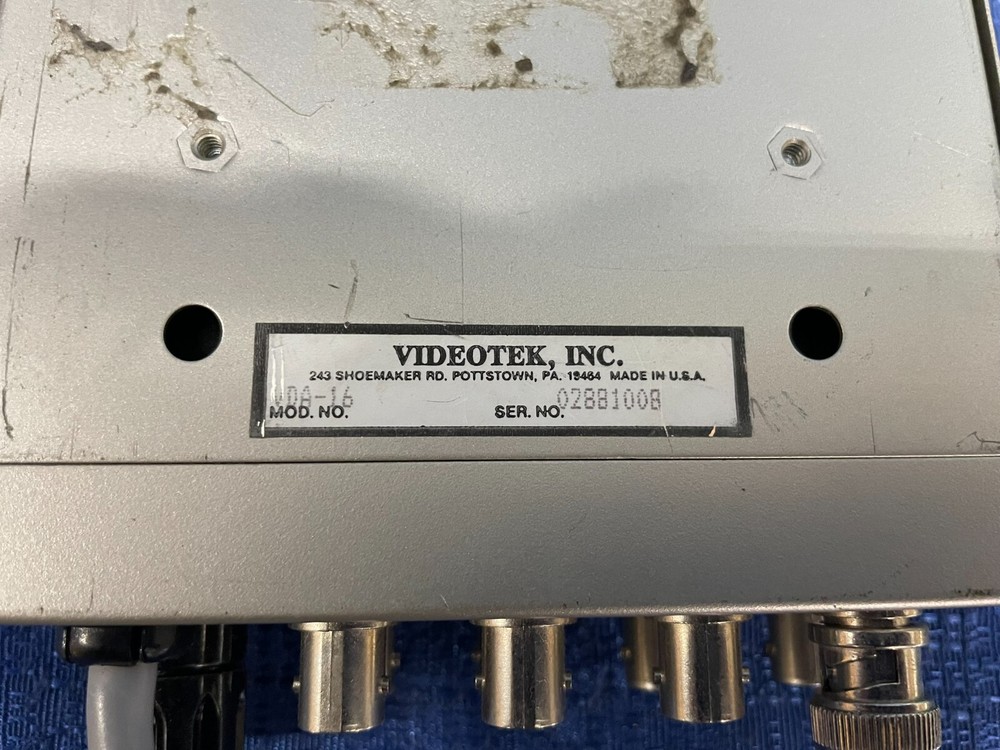 VideoTek - VDA-16 - Video Distribution Amplifier - Powers On
