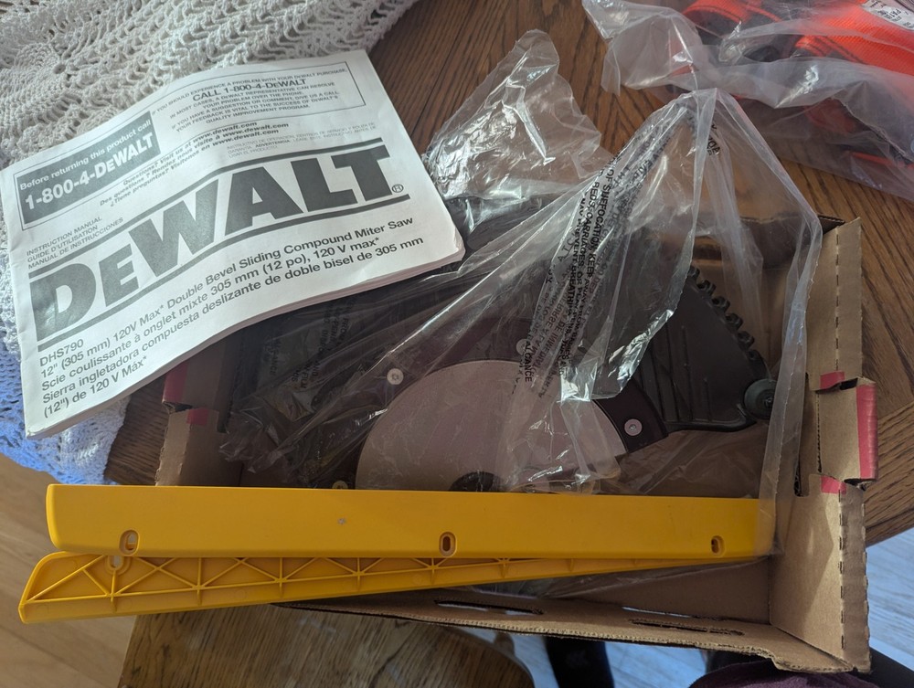 DEWALT 12" Miter Guard & Kerf Plate