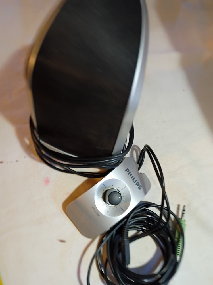 Philips Computer Speaker And Volume Control.