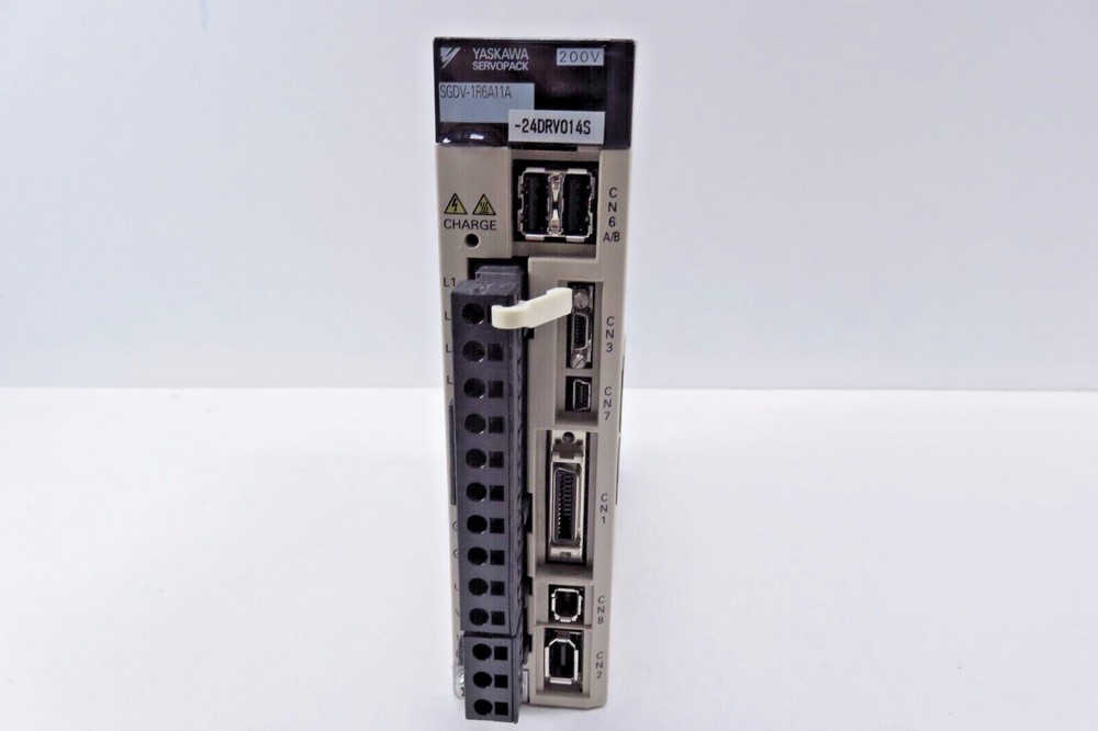 Yaskawa SGDV-1R6A11A Servo Drive