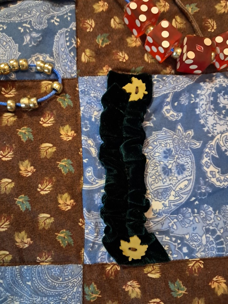 Fidget Quilt Zip Chain Button 22" Square (L)