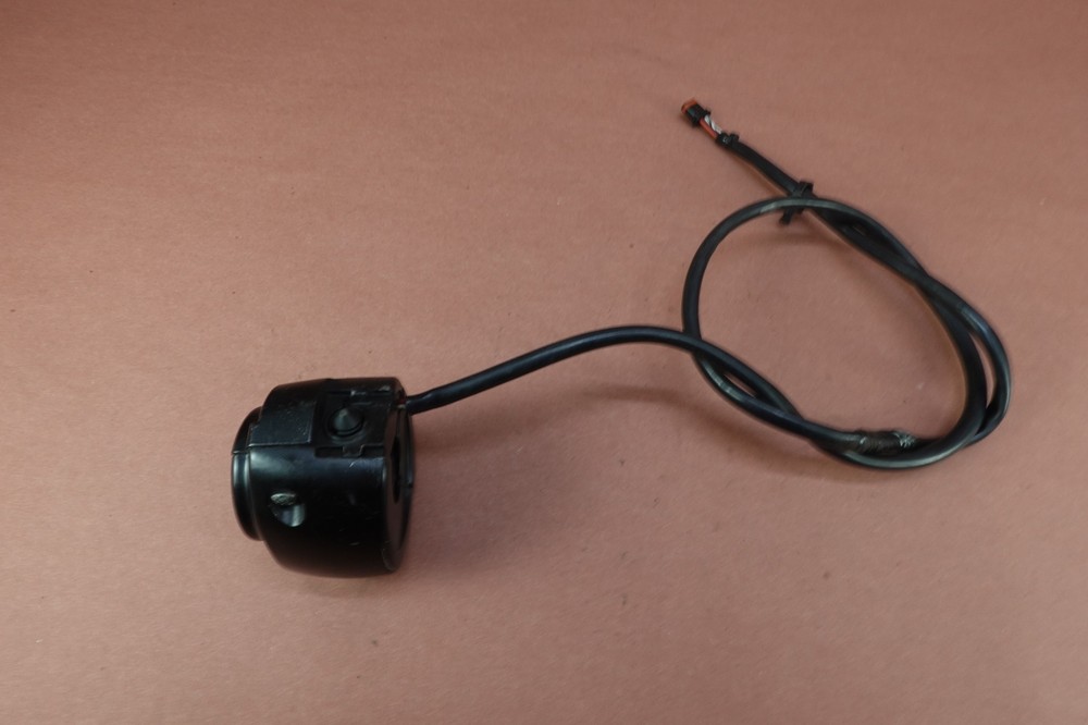 2012-2015 Harley Davidson FLD Switchback Classic LEFT CONTROL HEADLIGHT SWITCH