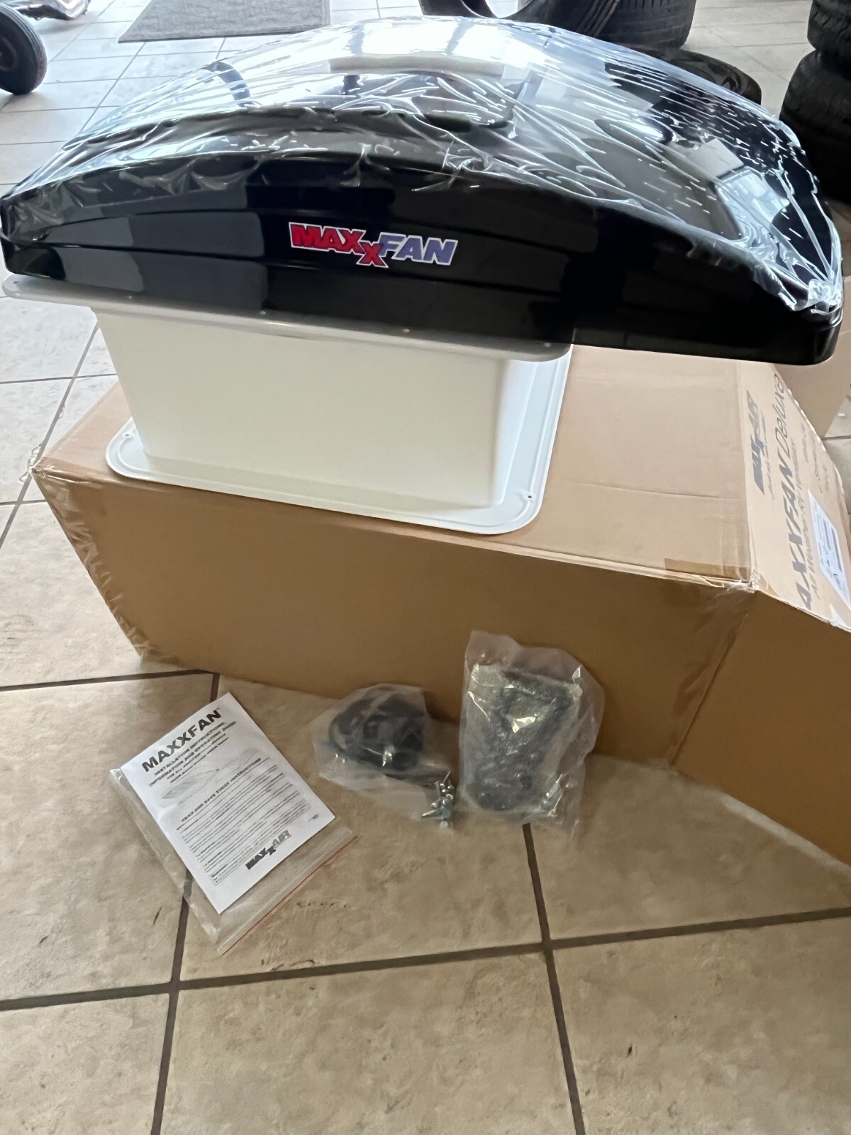 Maxx Air MaxxFan Vent Fan Deluxe 10 Speed with Thermostat Remote 7500K Smoke