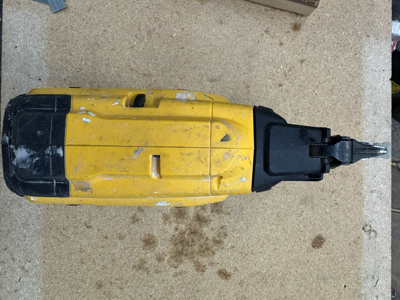 DEWALT 20V MAX XR 18-Gauge Brad Nailer DCN680