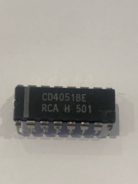 CD4051BE  IC
