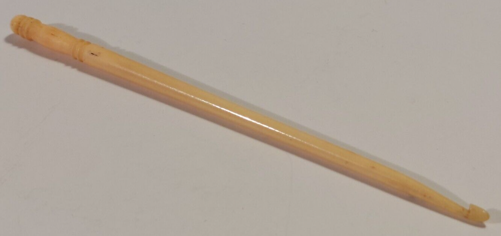 ANTIQUE BOVINE BONE SEWING NEEDLE #5