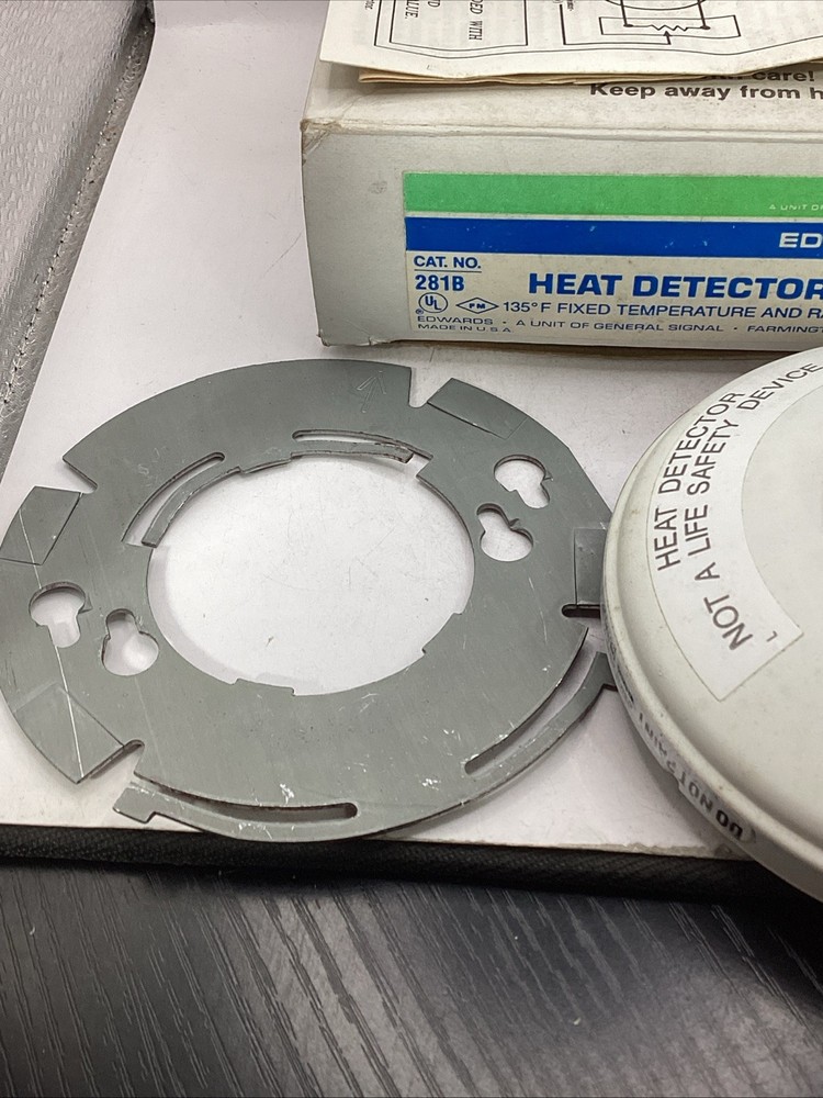 EDWARDS 281B HEAT DETECTOR 135° Fixed Temperature
