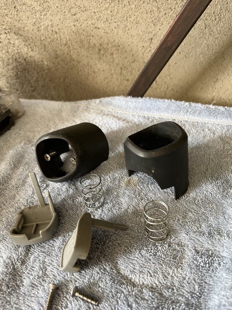 UPPAbaby Vista Before 2015 Stroller Front Wheel Lock Button Caps Springs