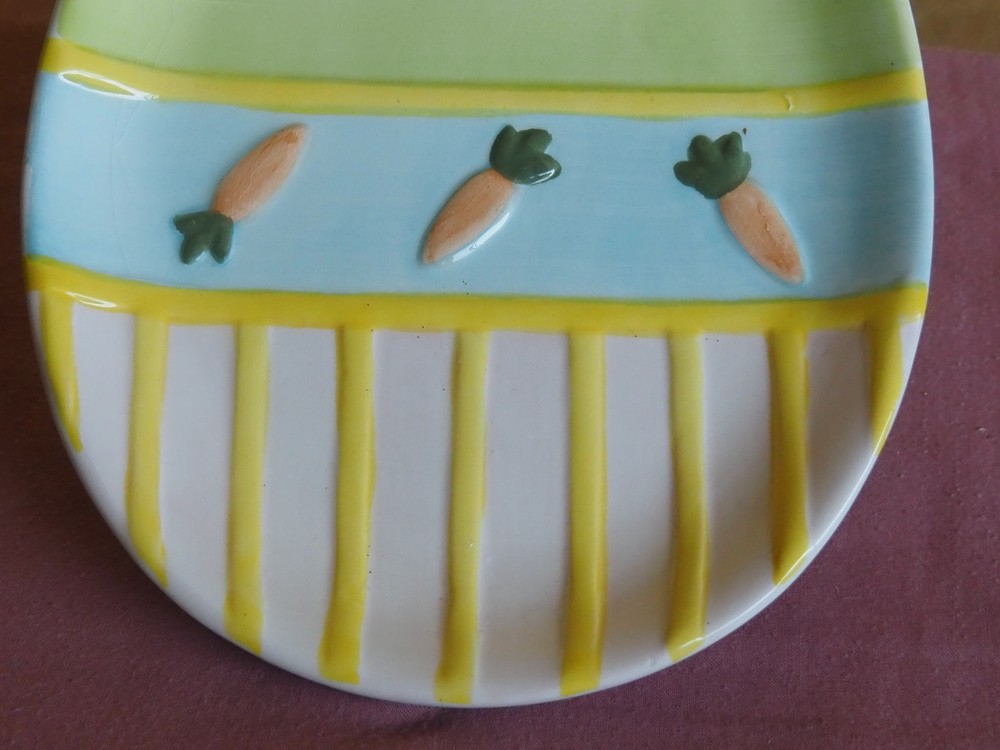Pair of Easter Egg Shaped Dish’s / Ceramic Egg Shaped Snack Plates