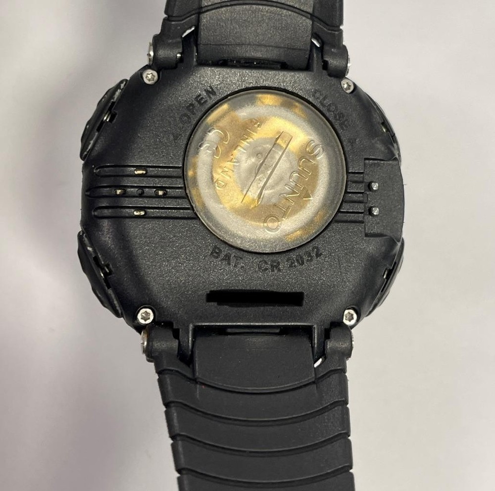 SUUNTO MOSQUITO DIVE COMPUTER WATCH- USED.