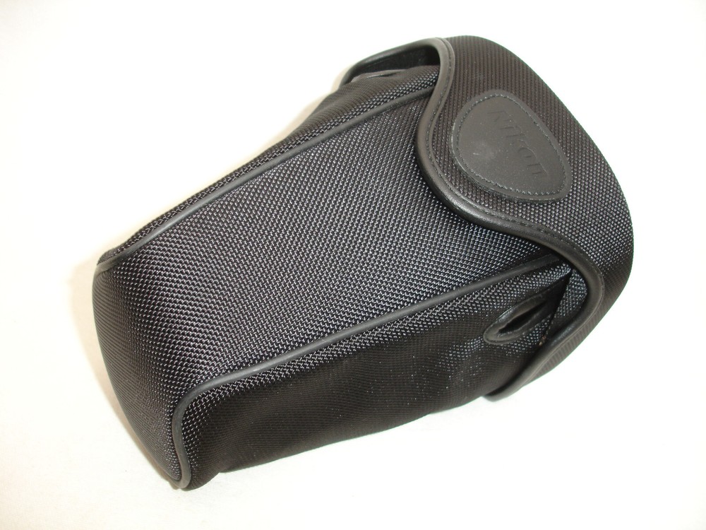 Nikon CF-DC2 Semi-Soft Case  for D5000 D5100