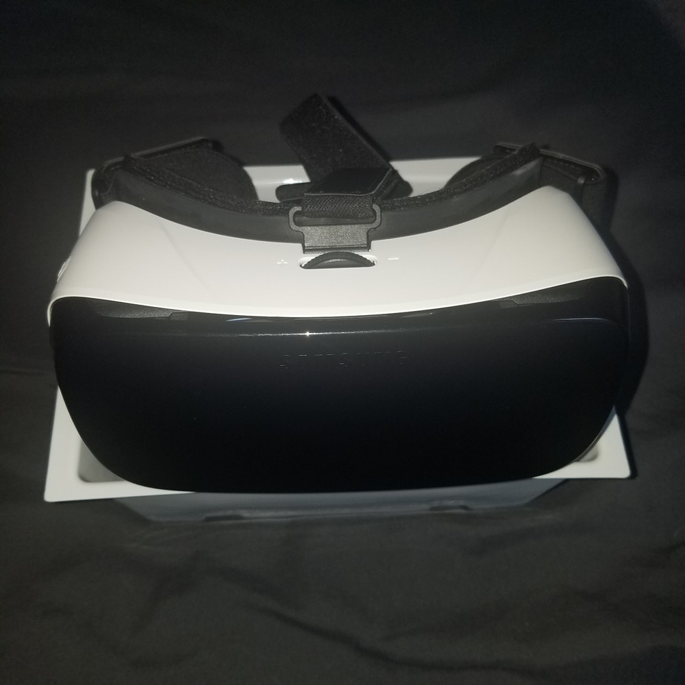 Samsung Gear VR White Oculus Portable Smartphone VR Headset