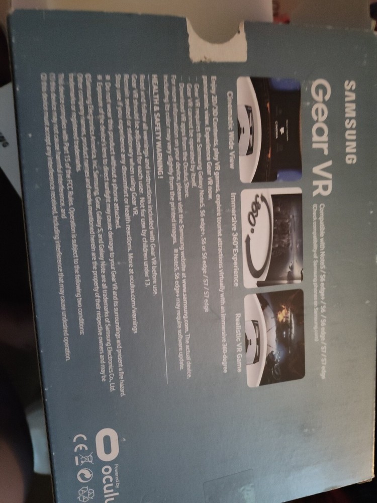 Samsung Gear VR Headset With Box And Instruction Guide