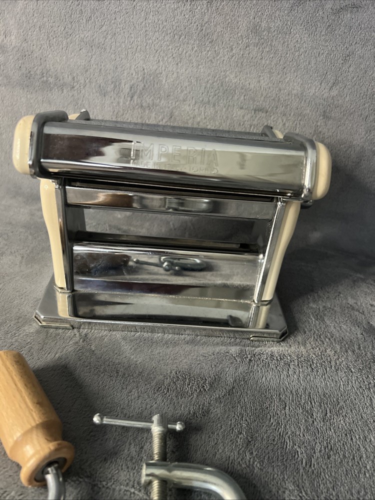 IMPERIA Pasta Making Machine Stainless And Cream