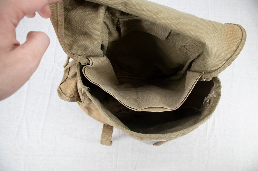 WWII US AIRBORNE PARATROOPER M1936 MUSETTE JUMP BAG 1943 Blood?