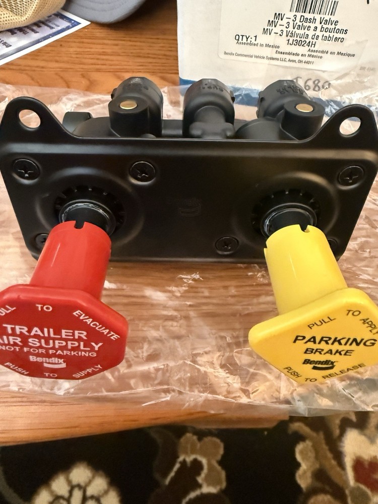 Bendix MV-3 Dash Control Valve Replacement OEM 802122 Peterbilt And Kenworth