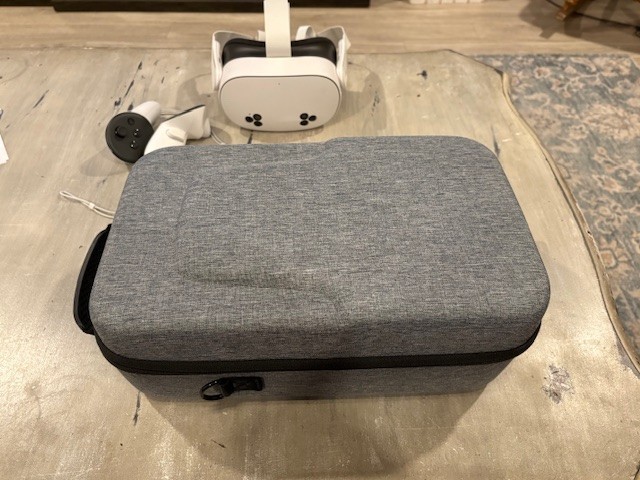 Meta Quest 3s 128gb with Case and Charging base.