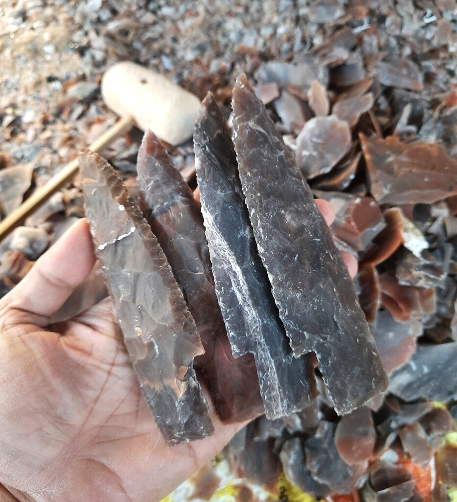 Agate Knife Arrow Head Healing Natural Stone Figurine Reiki Flint Spear Knife