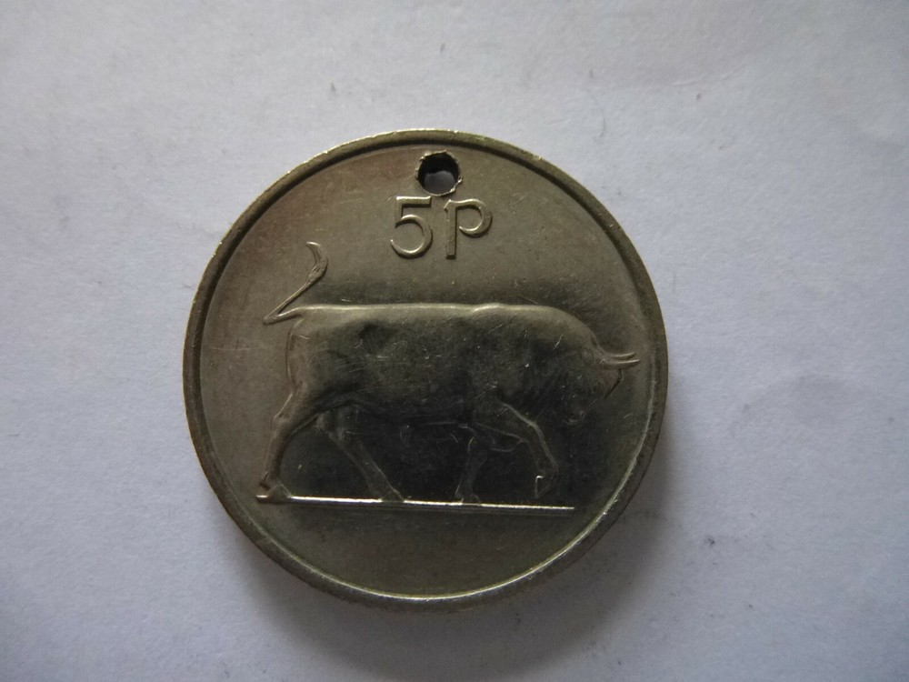 1982 eire 5p...harp...bull...Decimal coin