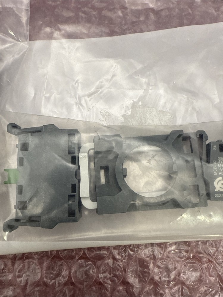 ABB Selector Switch 1SFA611201R1006 M2SS2-10B - 2-Position Kit NEW