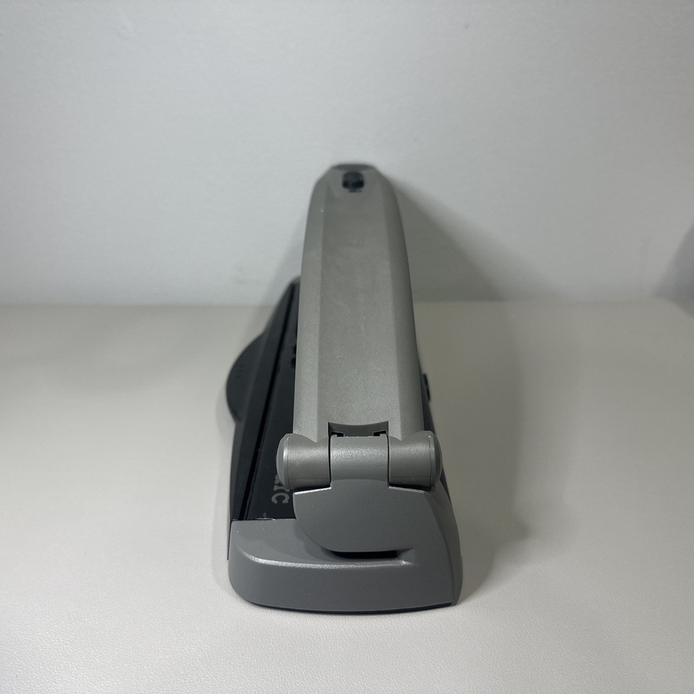 Staples ARC 11-Hole Desktop Paper Punch for DiscBound Notebook System