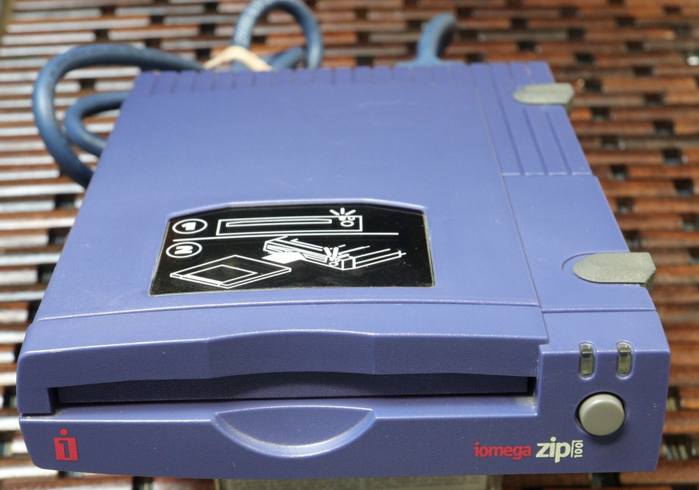 Iomega Zip 100 Z100P2 Drive External With Parallel Cable only
