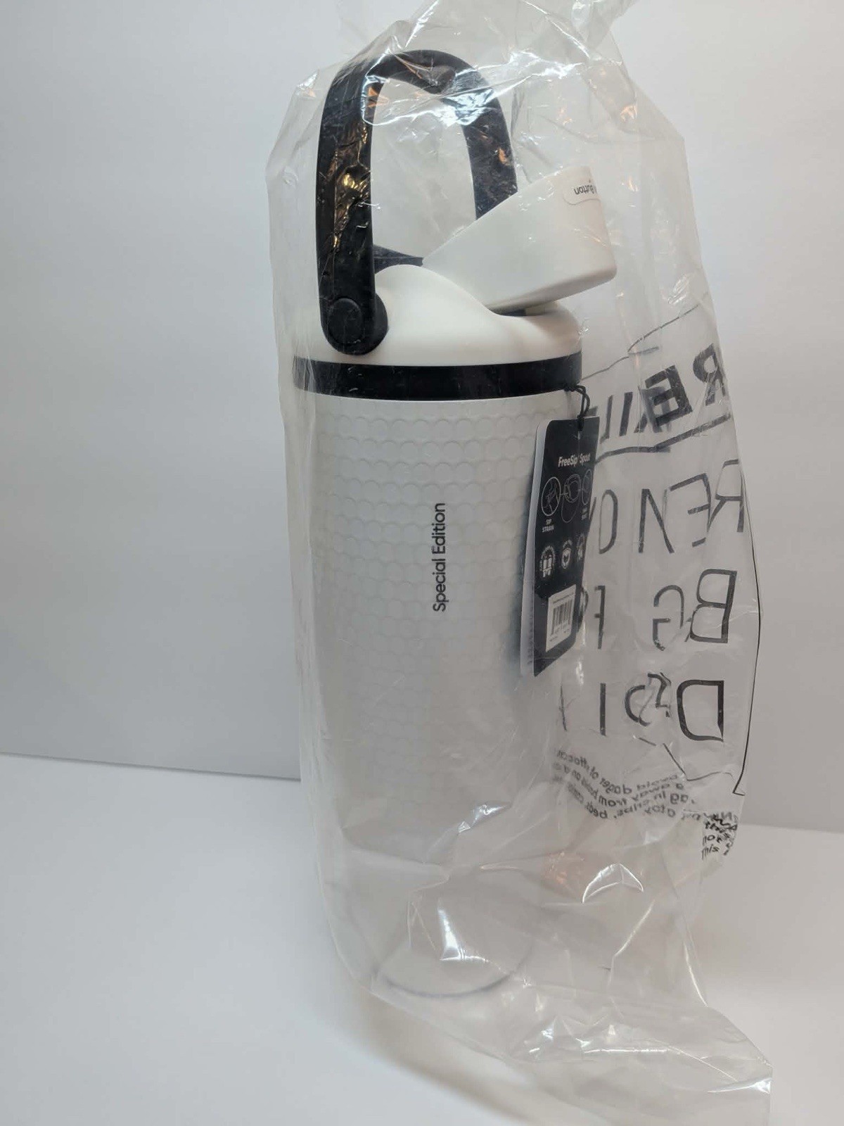 Owala 30oz FreeSip Water Hazard Golf Travel Tumbler Limited Special Edition NEW