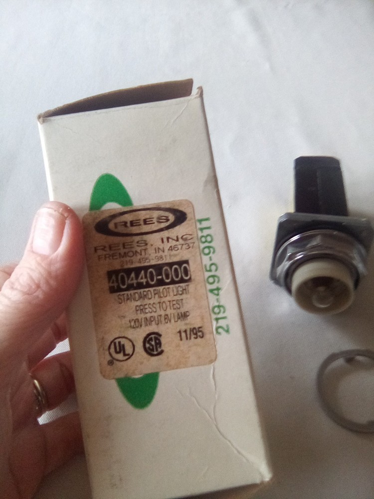 Rees 40440-000 Standard Pilot Light 40440 "MISSING A RING"