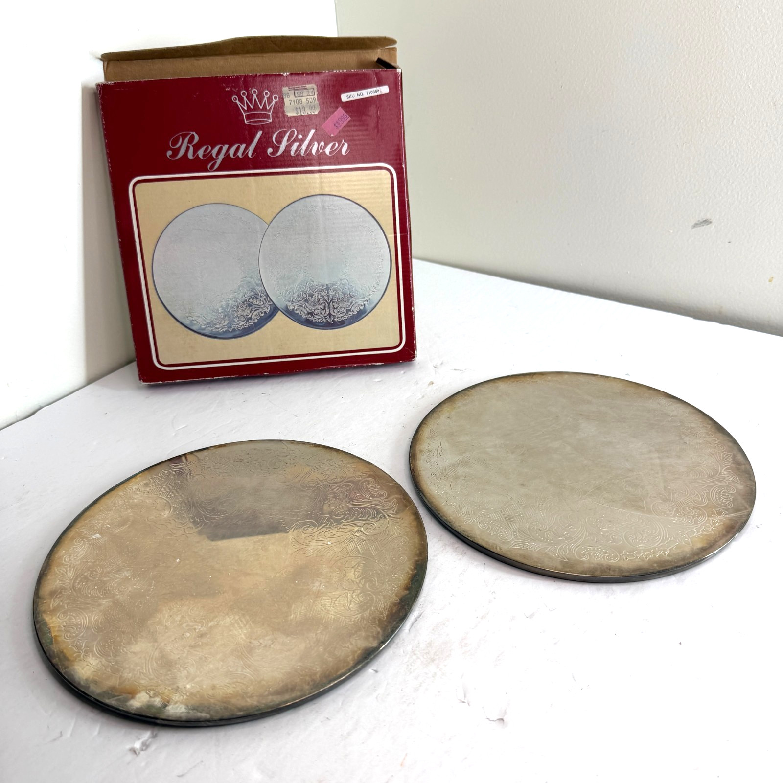 Vintage Regal Silver Plated 8" Round Trivets Set of 2 w/ Original Box Hong Kong