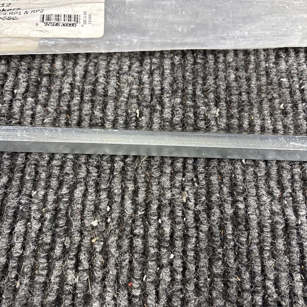 PAIR BFLEXCO 110-112 BOLT SOLID PLATE STRAIGHT BOLT BREAKERS