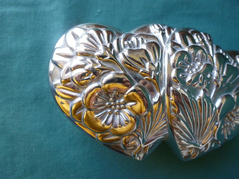 Vintage International Silver Plate 1994 Hearts Covered Dresser Box