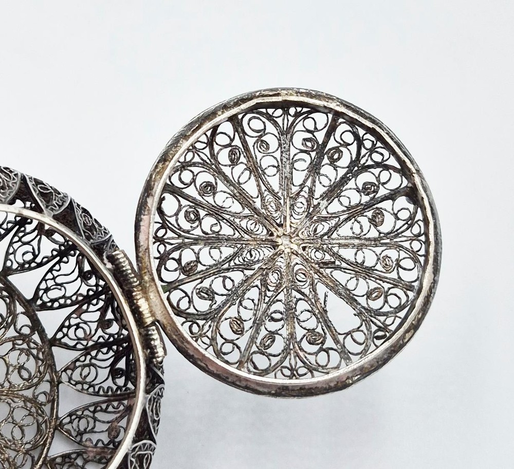 ANTIQUE CONTINENTAL SOLID SILVER FILIGREE TRINKET BOX c1900